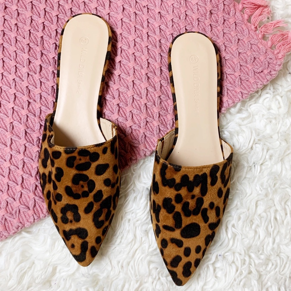 Wild Diva Lounge Cheetah Pointed Mules Size 8.5
